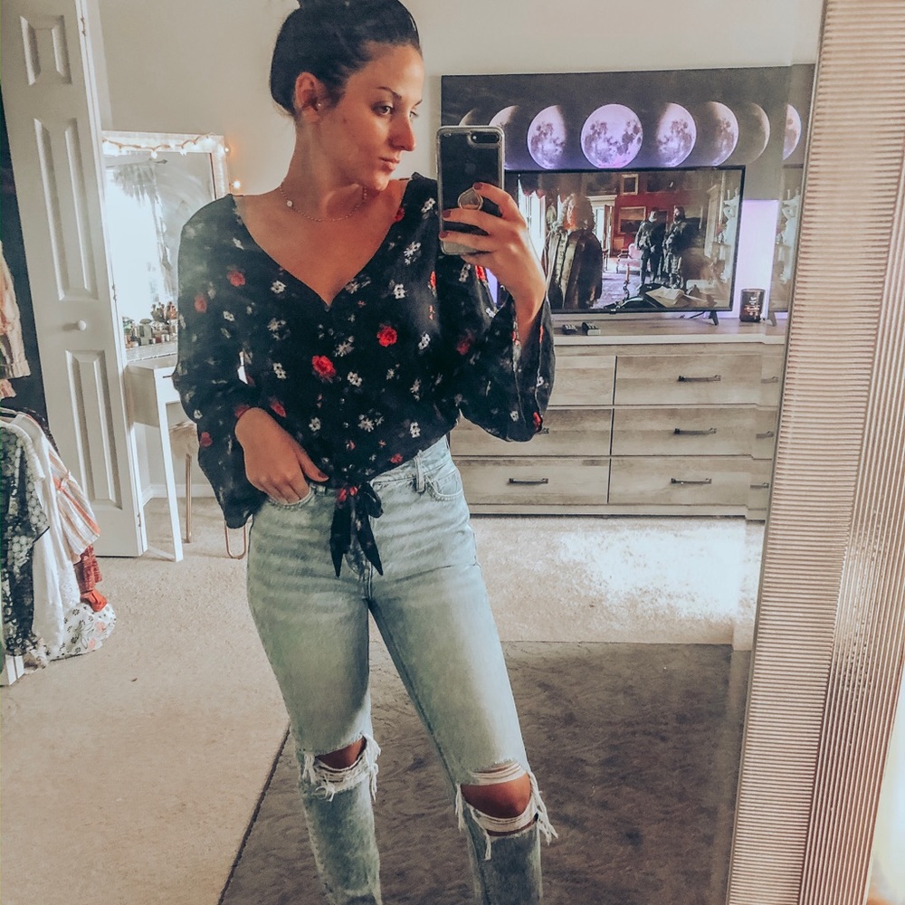 Floral cropped blouse